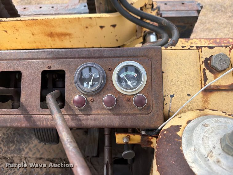 image for item DY3437 1983 Hyster 110 forklift