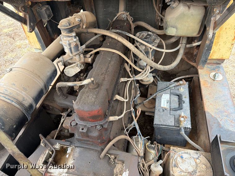 image for item DY3437 1983 Hyster 110 forklift