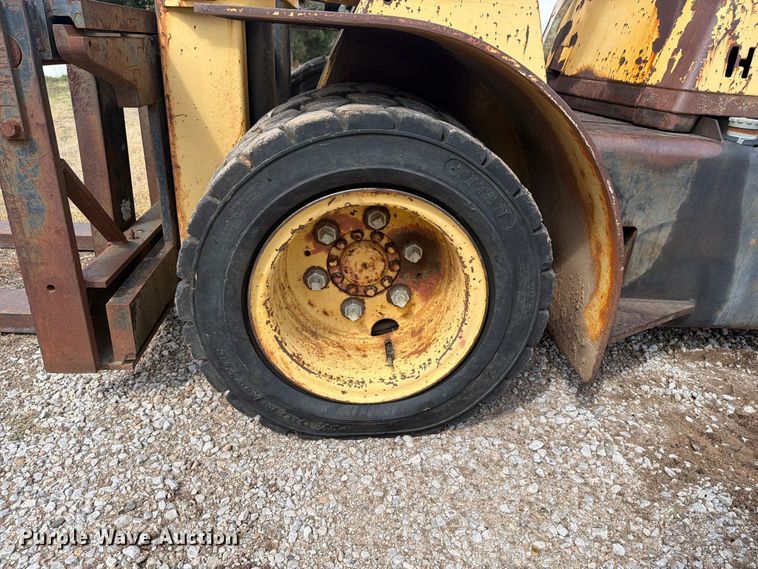 image for item DY3437 1983 Hyster 110 forklift