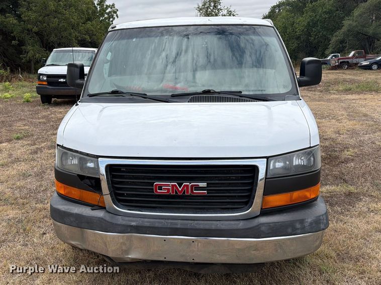 image for item DY3438 2015 GMC Savana 2500 van