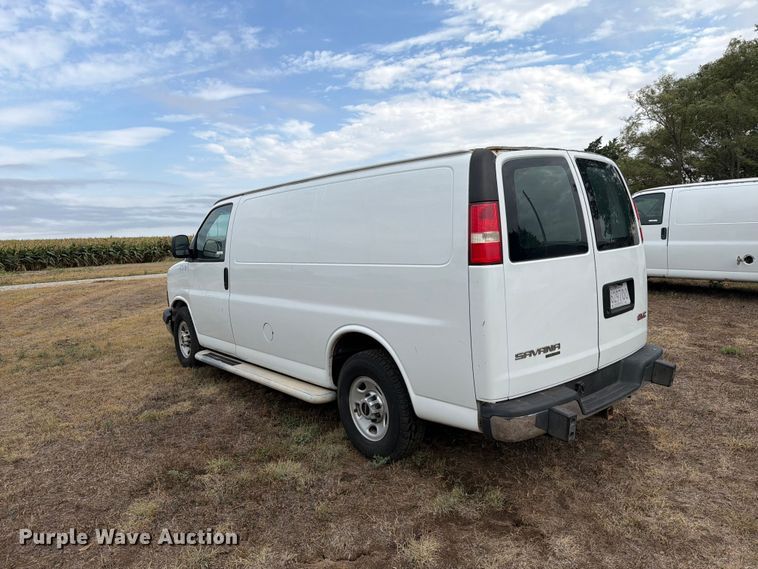 image for item DY3438 2015 GMC Savana 2500 van