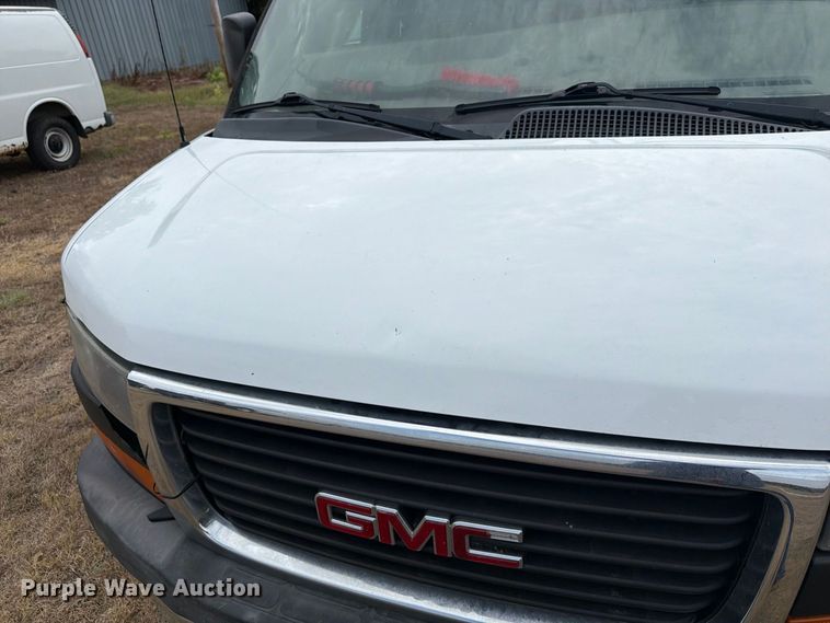 image for item DY3438 2015 GMC Savana 2500 van