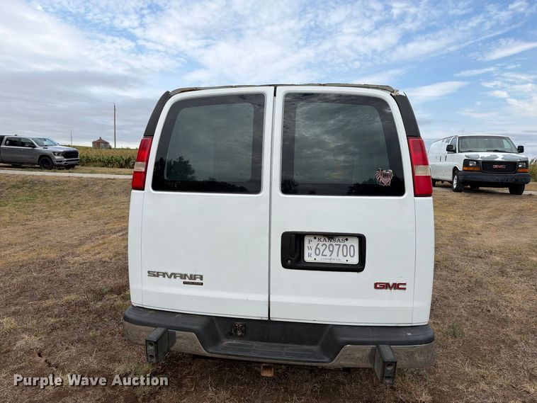 image for item DY3438 2015 GMC Savana 2500 van