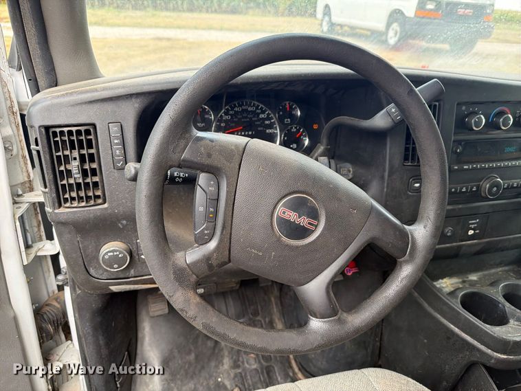 image for item DY3438 2015 GMC Savana 2500 van