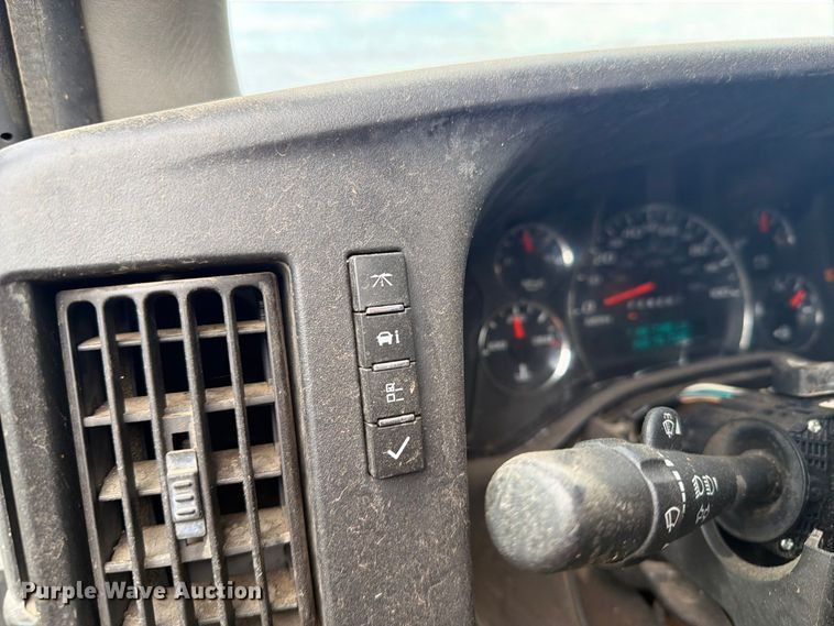 image for item DY3438 2015 GMC Savana 2500 van