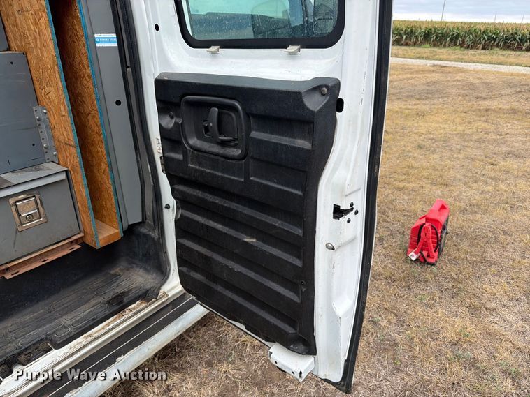 image for item DY3438 2015 GMC Savana 2500 van
