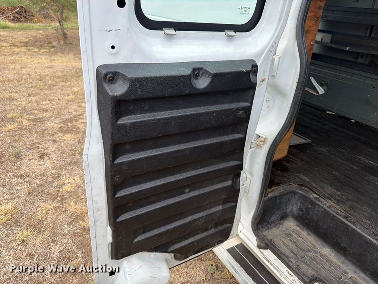 image for item DY3438 2015 GMC Savana 2500 van