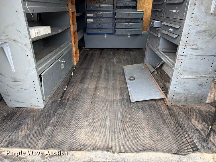 image for item DY3438 2015 GMC Savana 2500 van