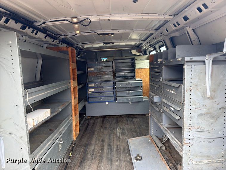 image for item DY3438 2015 GMC Savana 2500 van