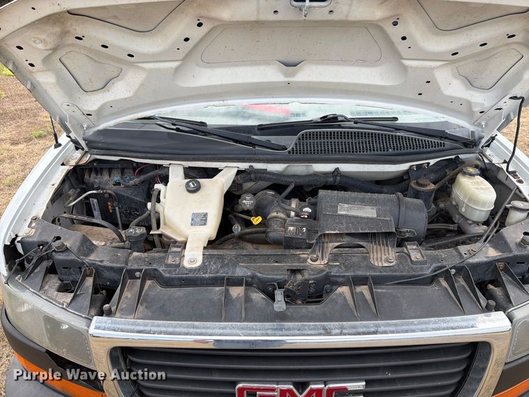 image for item DY3438 2015 GMC Savana 2500 van