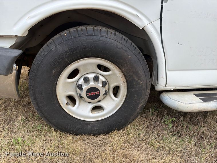 image for item DY3438 2015 GMC Savana 2500 van
