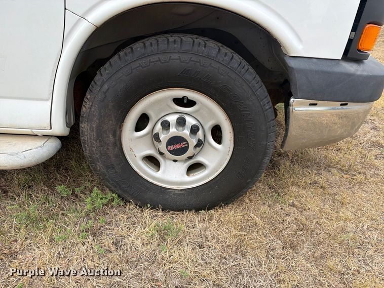 image for item DY3438 2015 GMC Savana 2500 van