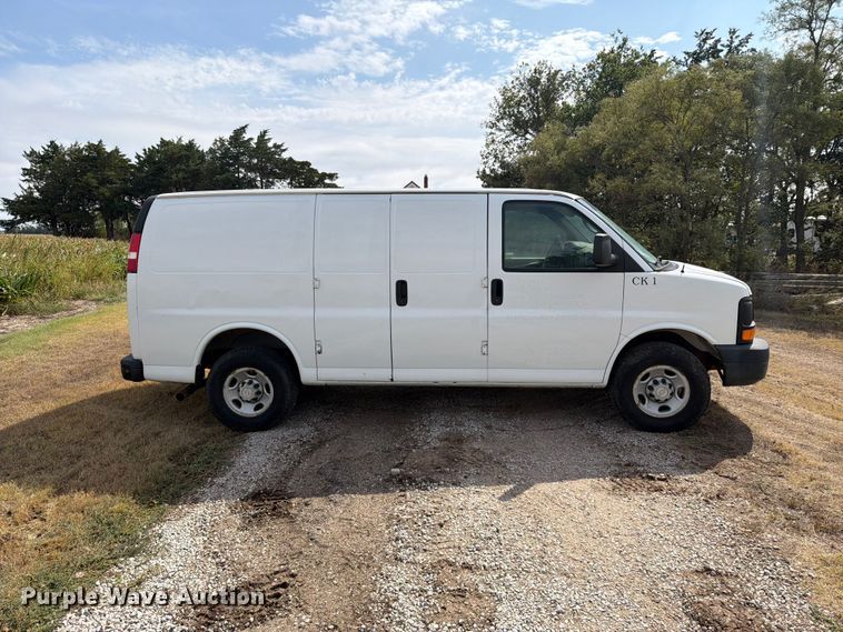 image for item DY3439 2008 Chevrolet Express 2500 van