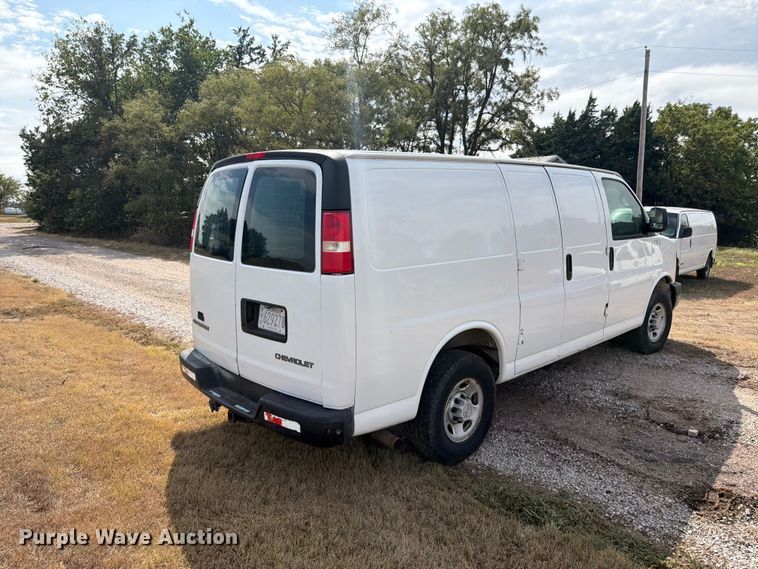 image for item DY3439 2008 Chevrolet Express 2500 van