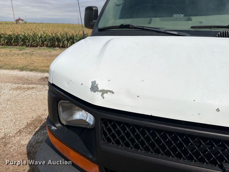 image for item DY3439 2008 Chevrolet Express 2500 van