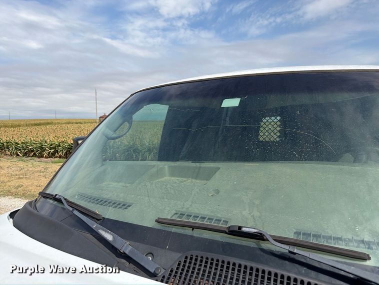 image for item DY3439 2008 Chevrolet Express 2500 van
