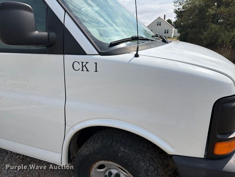 image for item DY3439 2008 Chevrolet Express 2500 van