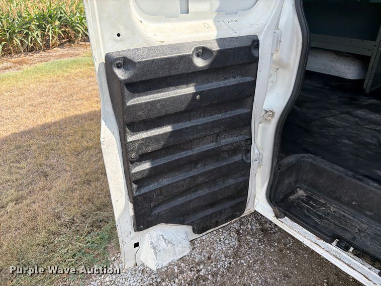 image for item DY3439 2008 Chevrolet Express 2500 van