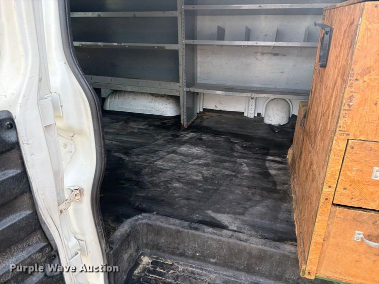 image for item DY3439 2008 Chevrolet Express 2500 van