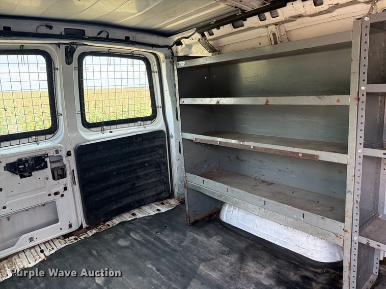 image for item DY3439 2008 Chevrolet Express 2500 van