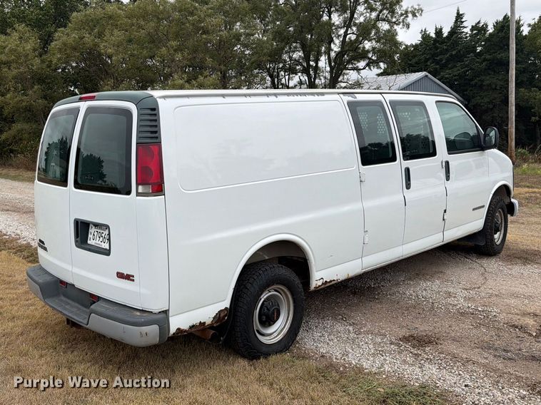 image for item DY3440 2002 GMC Savana 2500 van