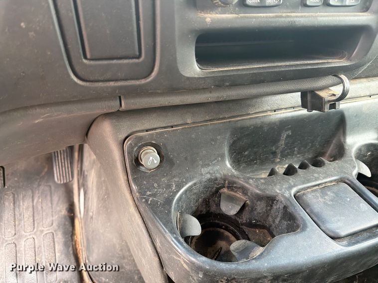 image for item DY3440 2002 GMC Savana 2500 van