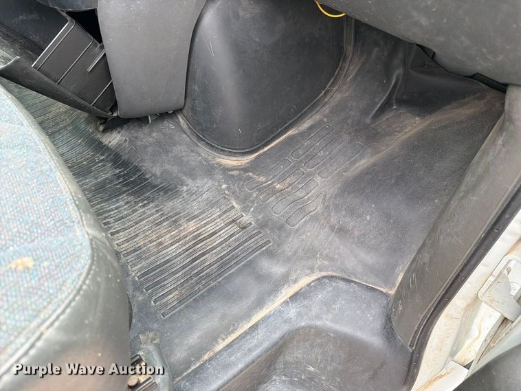 image for item DY3440 2002 GMC Savana 2500 van