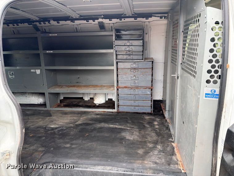 image for item DY3440 2002 GMC Savana 2500 van