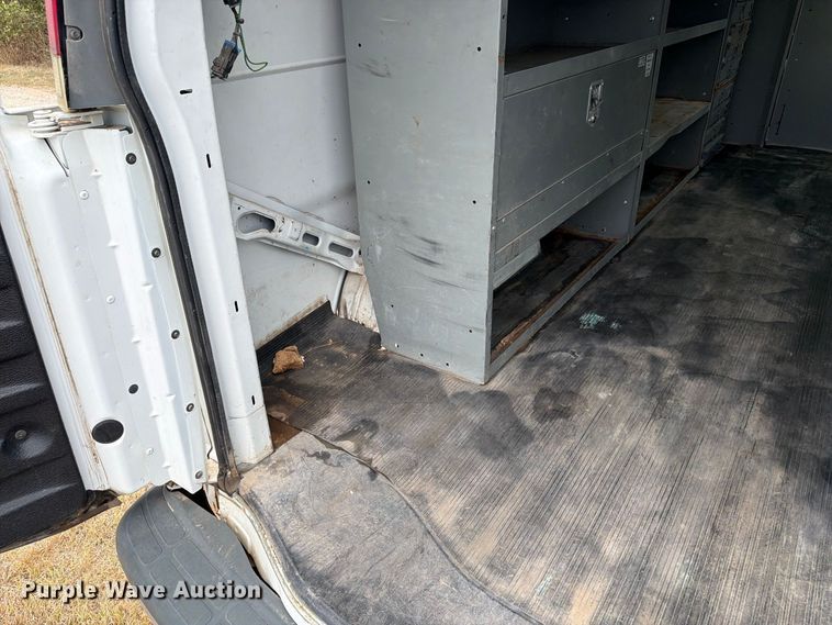 image for item DY3440 2002 GMC Savana 2500 van