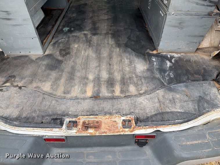image for item DY3440 2002 GMC Savana 2500 van