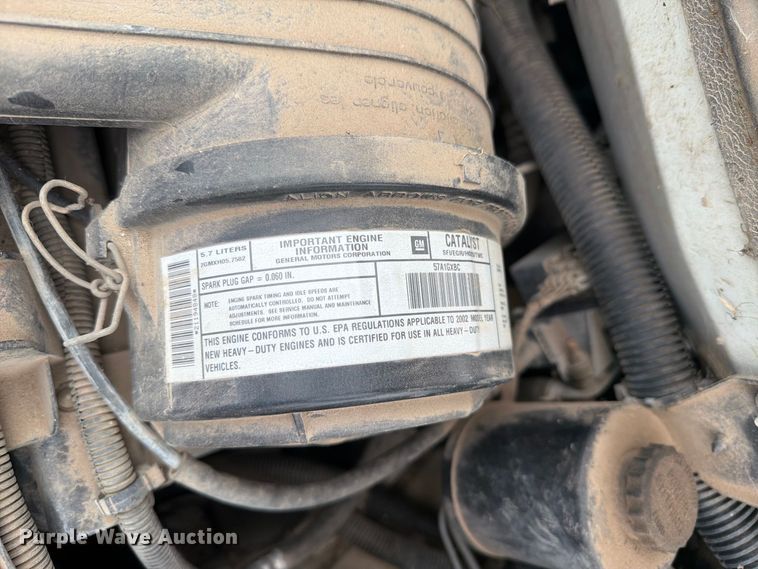 image for item DY3440 2002 GMC Savana 2500 van