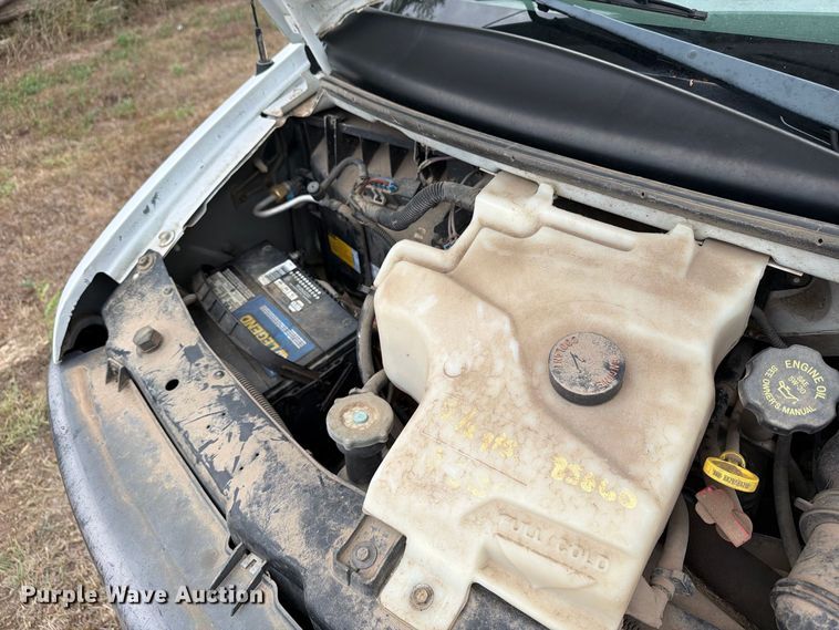 image for item DY3440 2002 GMC Savana 2500 van
