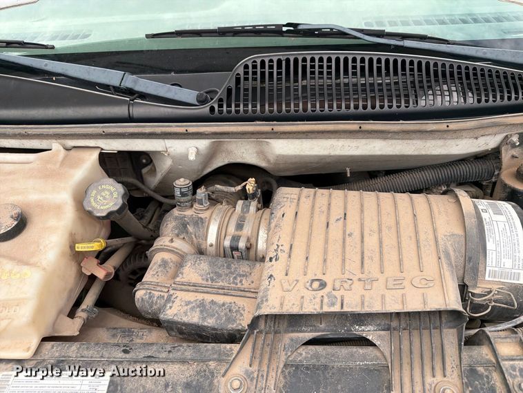 image for item DY3440 2002 GMC Savana 2500 van