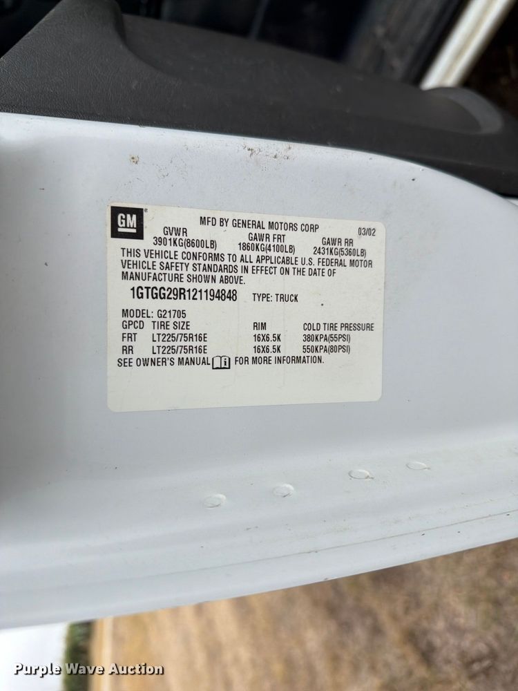 image for item DY3440 2002 GMC Savana 2500 van