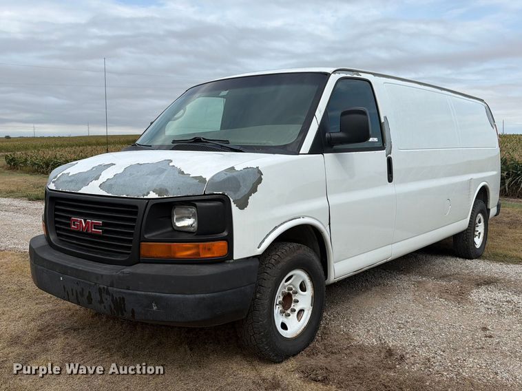 2011 GMC Savana 2500 EXT van