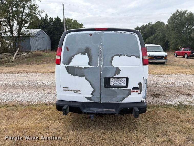 image for item DY3441 2011 GMC Savana 2500 EXT van