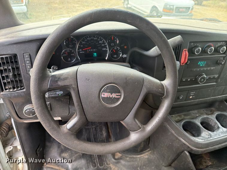 image for item DY3441 2011 GMC Savana 2500 EXT van