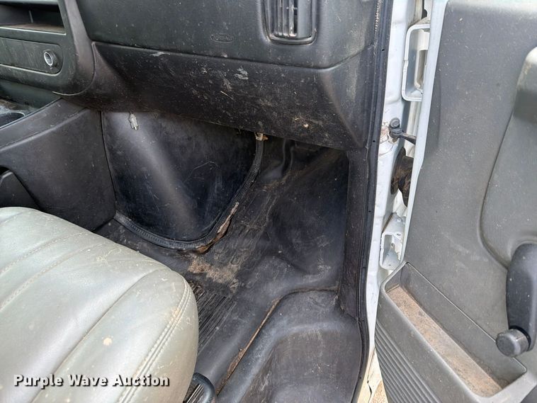 image for item DY3441 2011 GMC Savana 2500 EXT van