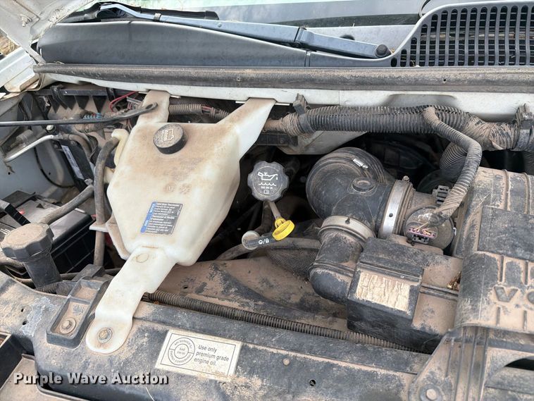 image for item DY3441 2011 GMC Savana 2500 EXT van