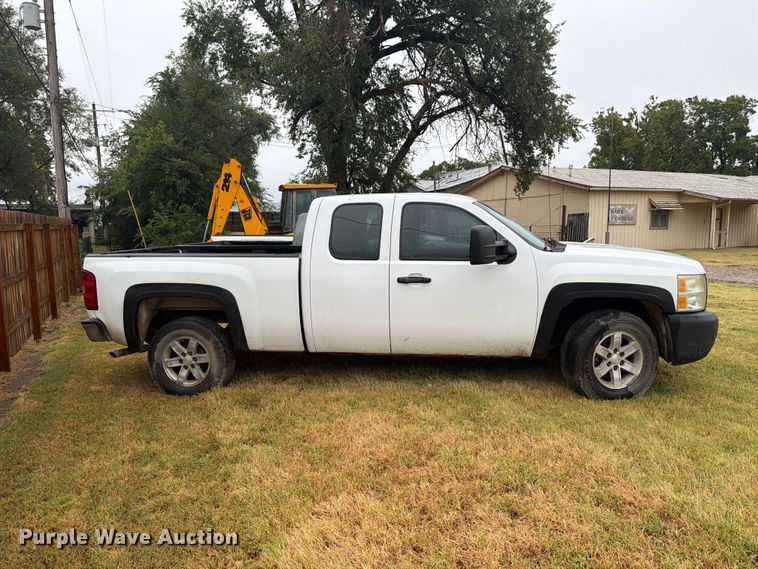 image for item DY3444 2008 Chevrolet Silverado 1500 Ext. Cab pickup truck
