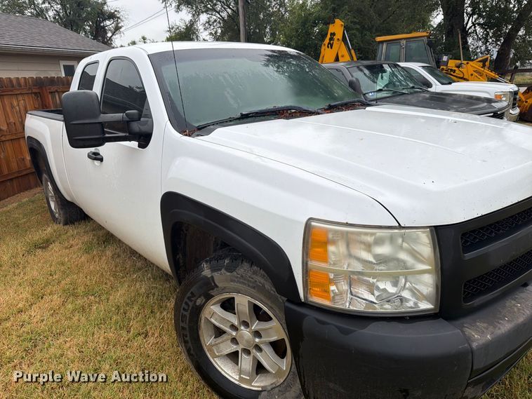 image for item DY3444 2008 Chevrolet Silverado 1500 Ext. Cab pickup truck