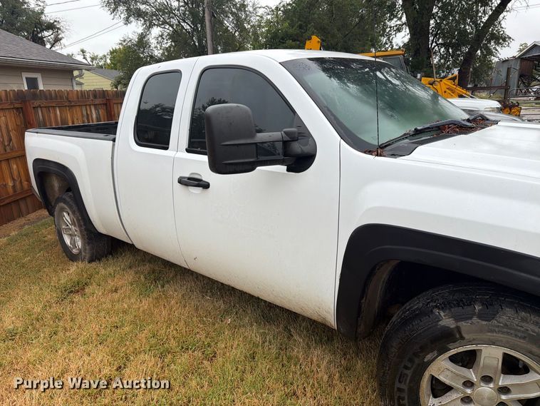 image for item DY3444 2008 Chevrolet Silverado 1500 Ext. Cab pickup truck