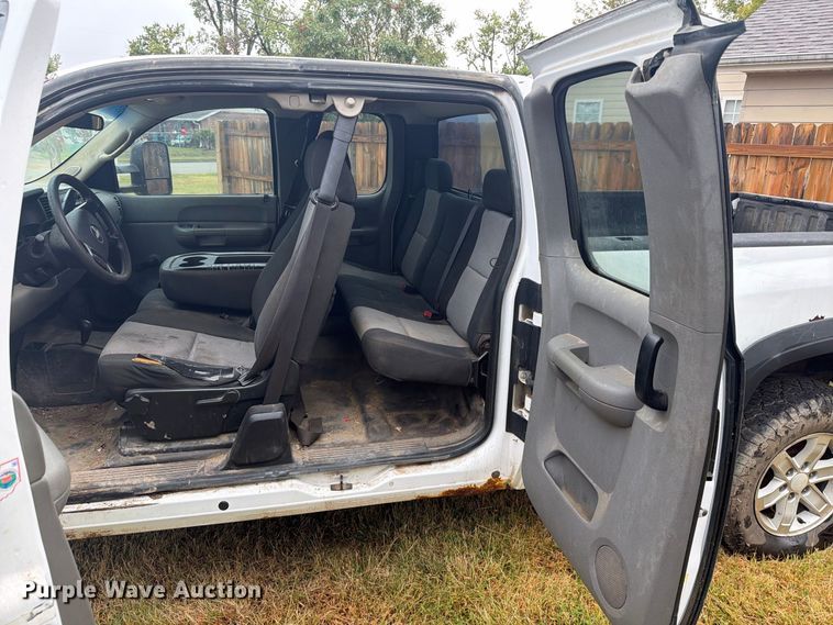 image for item DY3444 2008 Chevrolet Silverado 1500 Ext. Cab pickup truck