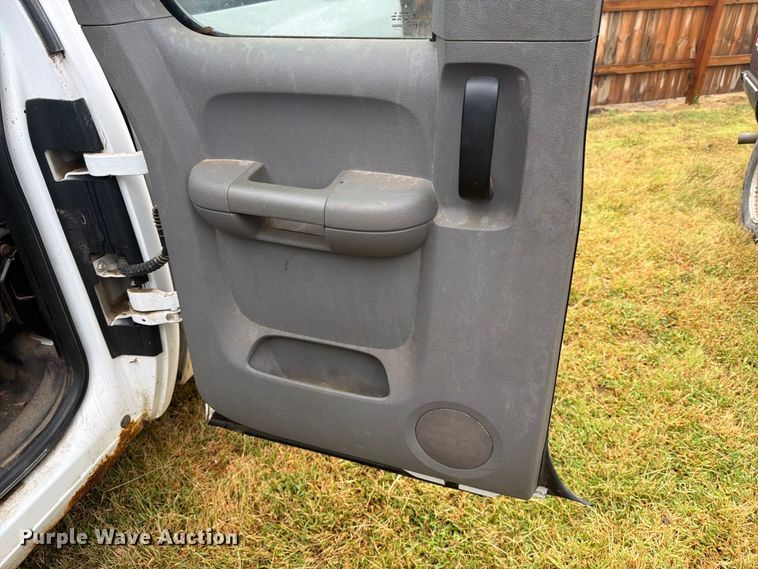 image for item DY3444 2008 Chevrolet Silverado 1500 Ext. Cab pickup truck