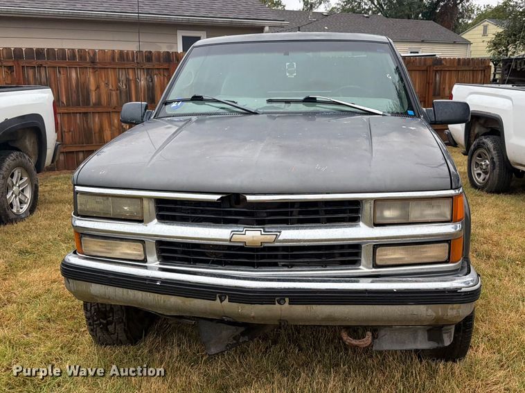 image for item DY3445 1999 Chevrolet K2500 Ext. Cab pickup truck