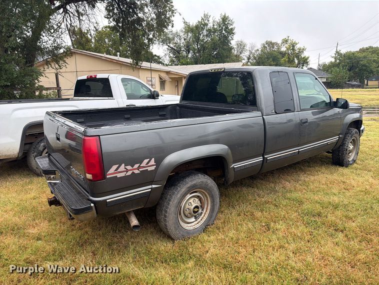 image for item DY3445 1999 Chevrolet K2500 Ext. Cab pickup truck