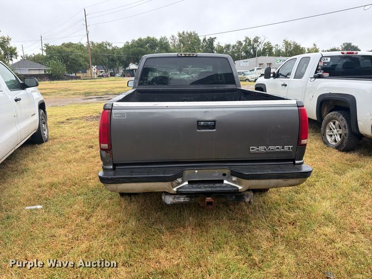 image for item DY3445 1999 Chevrolet K2500 Ext. Cab pickup truck