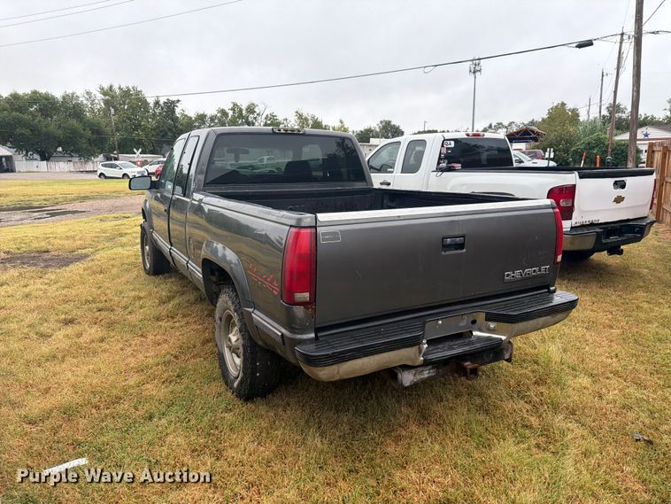image for item DY3445 1999 Chevrolet K2500 Ext. Cab pickup truck