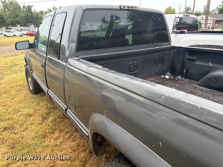 image for item DY3445 1999 Chevrolet K2500 Ext. Cab pickup truck