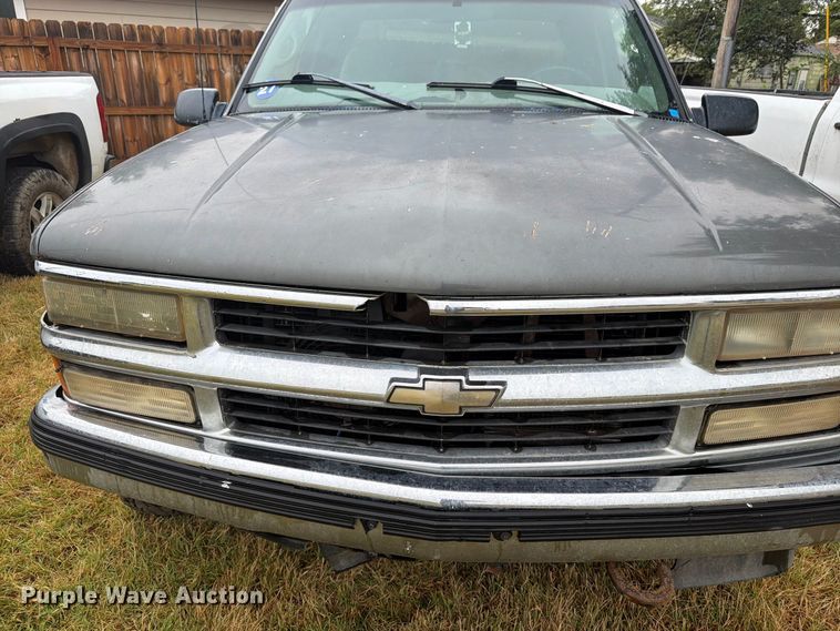 image for item DY3445 1999 Chevrolet K2500 Ext. Cab pickup truck